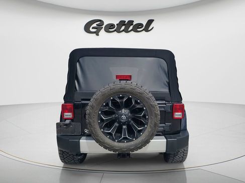 Used 2014 Jeep Wrangler Unlimited Sahara AWD/4WD image 4
