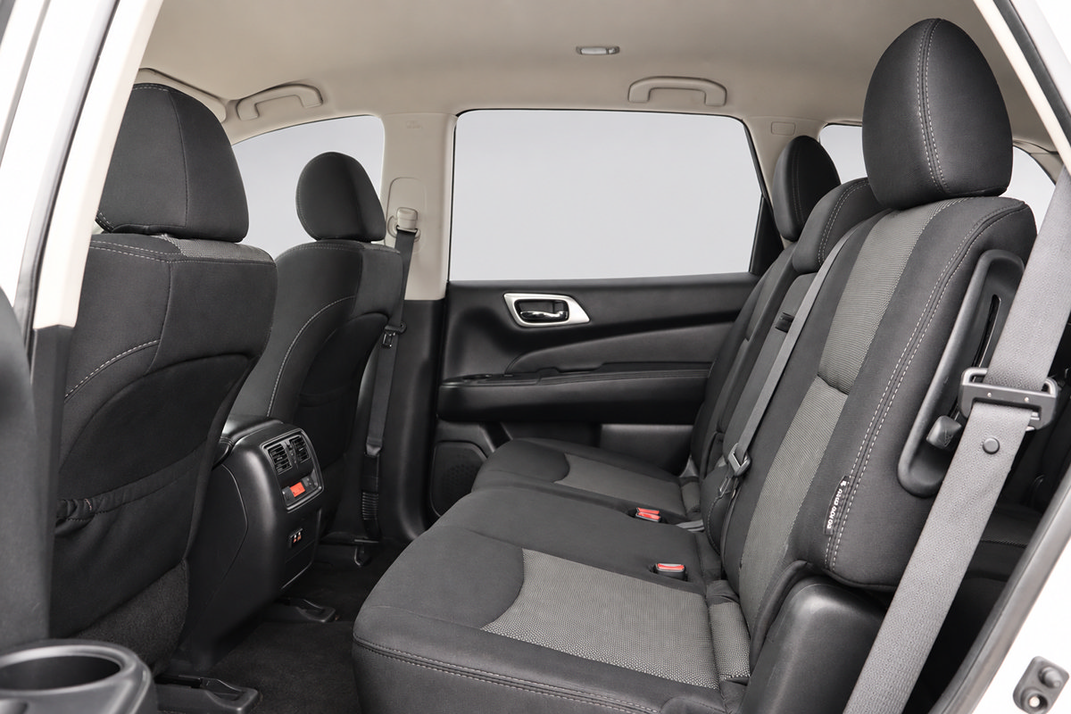 Used 2019 Nissan Pathfinder SV w/ Cargo Package FWD image 18