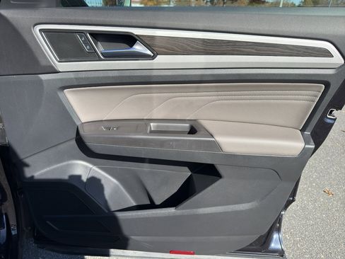 Used 2023 Volkswagen Atlas SE image 33