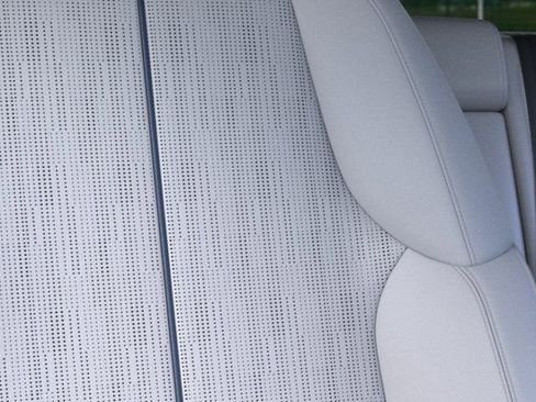 New 2026 Cadillac Optiq Luxury 2 image 21