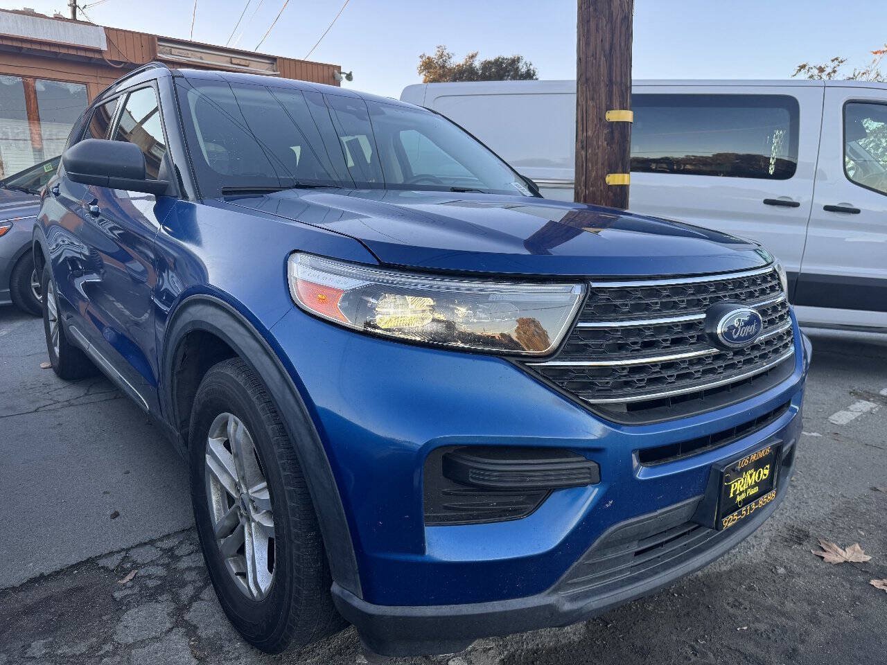Used 2021 Ford Explorer XLT RWD image 2