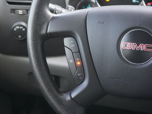 Used 2010 GMC Sierra 2500 W/T w/ Work Truck Preferred Package image 11