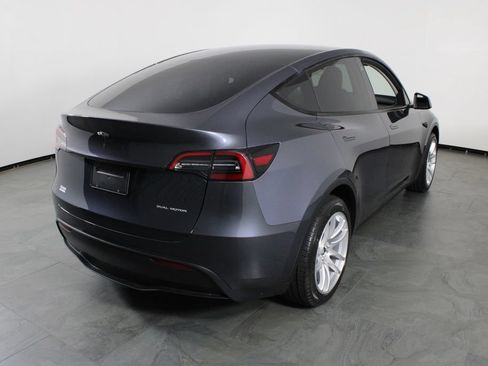 Used 2023 Tesla Model Y Long Range AWD/4WD image 15
