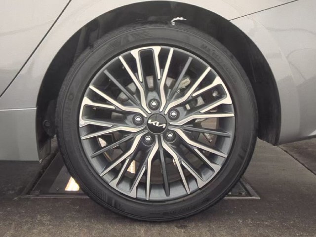Certified 2024 Kia Forte GT-Line FWD image 9