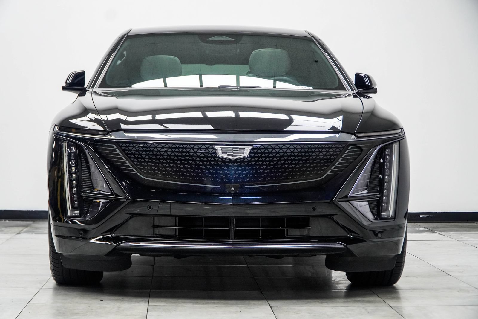 Used 2024 Cadillac Lyriq Sport RWD image 9