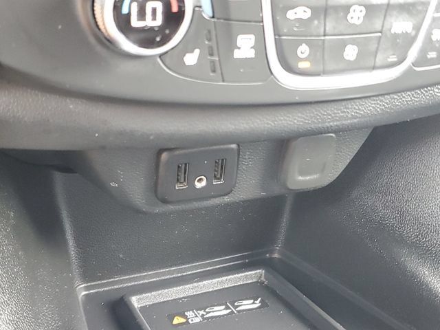 Used 2023 Chevrolet Traverse LT FWD image 29