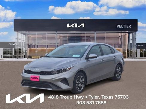 Certified 2023 Kia Forte LXS w/ LXS Technology Package FWD image 3