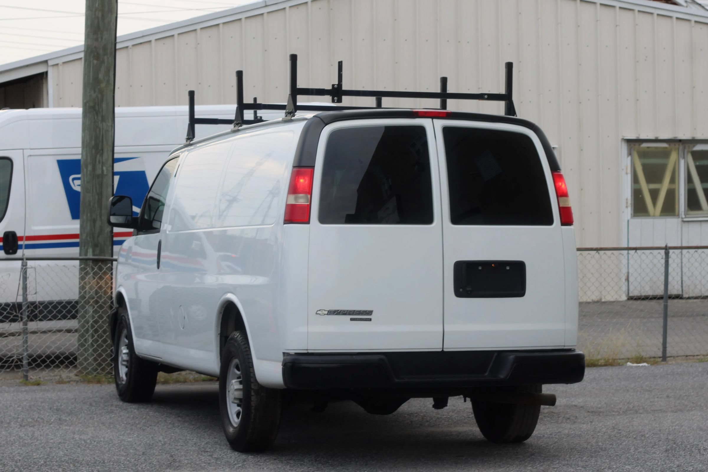 Used 2015 Chevrolet Express 2500 RWD image 5