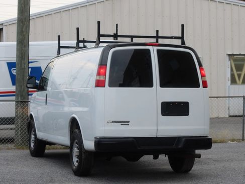 Used 2015 Chevrolet Express 2500 RWD image 5