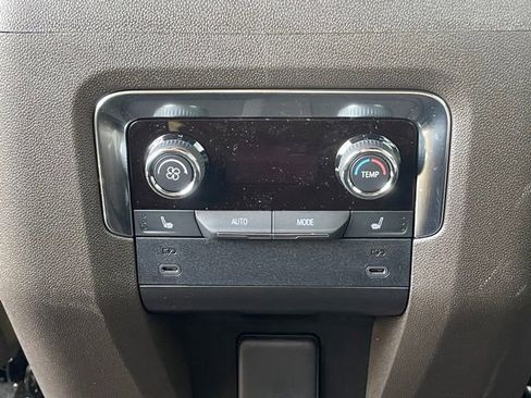 Used 2026 Chevrolet Suburban LT w/ Comfort Package image 21