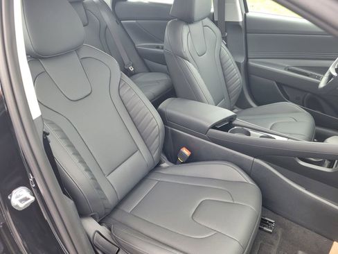 New 2026 Hyundai Elantra Limited FWD image 38
