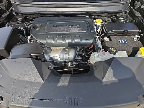 Certified 2023 Jeep Cherokee Altitude Lux image 34