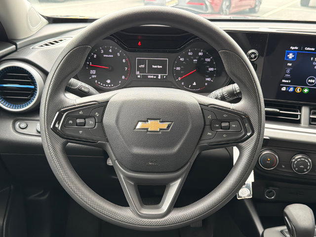 Used 2026 Chevrolet Trax LS w/ LS Convenience Package FWD image 23