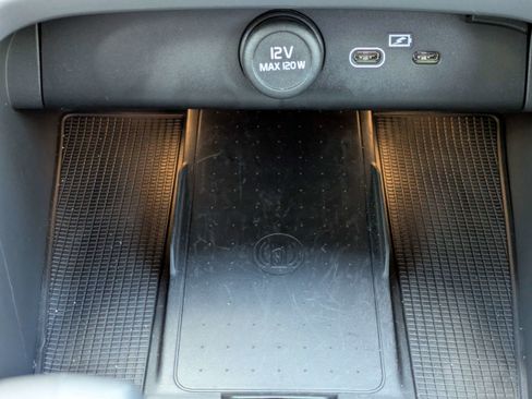 Certified 2024 Volvo XC40 Recharge Plus w/ Protection Package Premier image 28