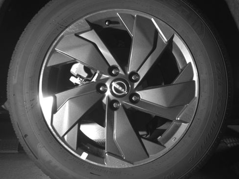 Used 2025 Nissan Rogue SV image 15