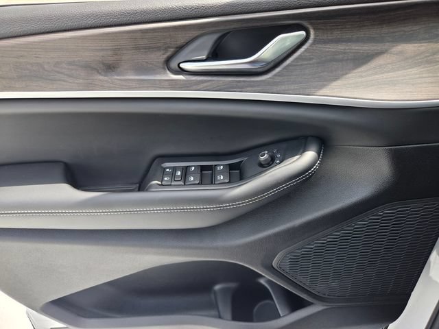 New 2026 Jeep Grand Cherokee Altitude RWD image 25