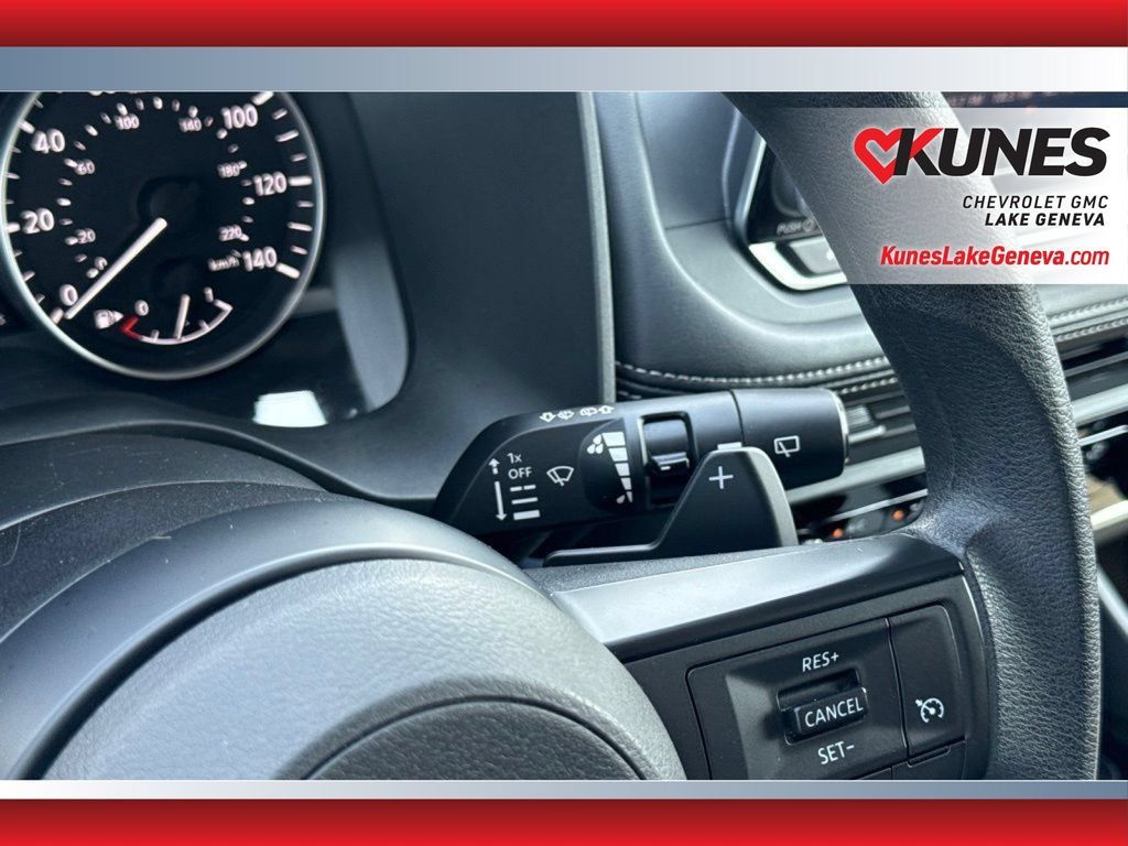 Used 2024 Nissan Rogue S FWD image 39