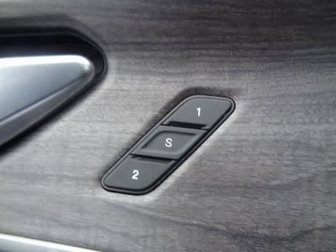 Used 2023 Jeep Grand Cherokee Limited image 10