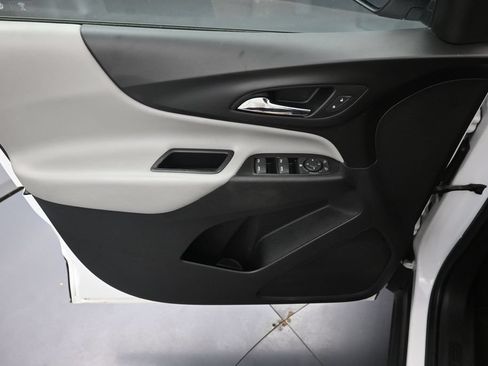 Used 2020 Chevrolet Equinox LS FWD image 23