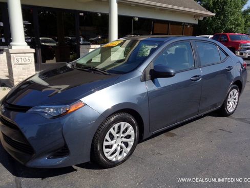 Used 2018 Toyota Corolla LE FWD image 1