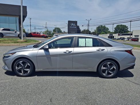 Certified 2023 Hyundai Elantra SEL w/ Convenience Package FWD image 8