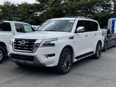 Used 2022 Nissan Armada Platinum w/ Captain's Chairs Package RWD image 2