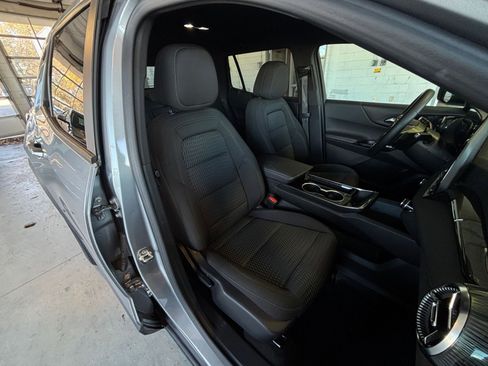 Used 2025 Chevrolet Equinox LT image 35