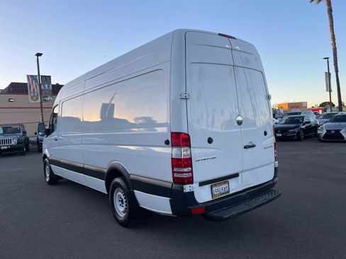 Used 2015 Freightliner Sprinter 2500 image 5