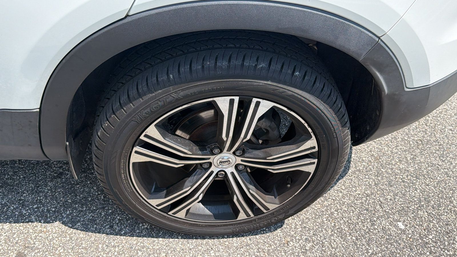 Used 2021 Volvo XC40 T5 Inscription w/ Protection Package Premier AWD/4WD image 12