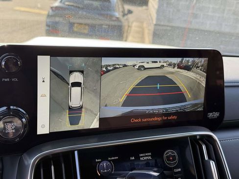 Used 2025 Lexus LX 600 4WD w/ Accessory Package (2T) image 11