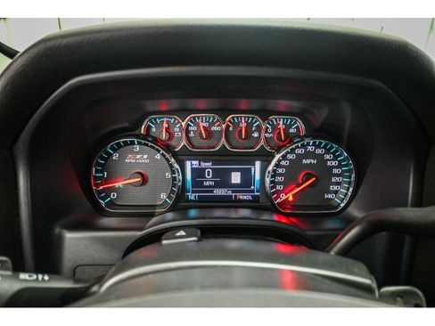 Used 2018 Chevrolet Silverado 1500 LT w/ All Star Edition AWD/4WD image 38