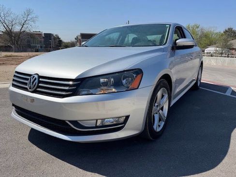 Used 2015 Volkswagen Passat 1.8T Limited Edition image 1