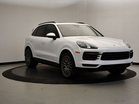 Used 2023 Porsche Cayenne image 9