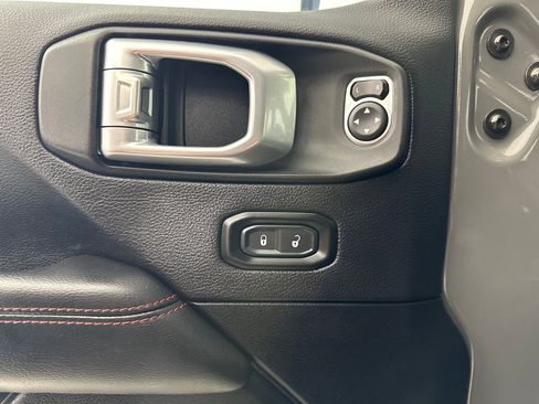 Used 2020 Jeep Wrangler Unlimited Rubicon w/ Dual Top Group image 11