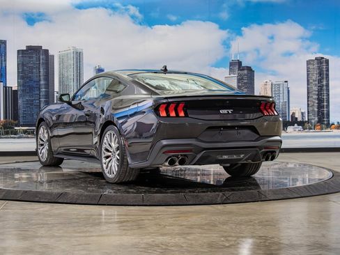 Used 2024 Ford Mustang GT Premium image 9