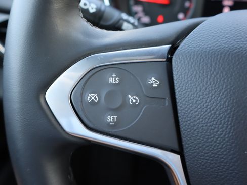 Used 2023 Chevrolet Traverse LT FWD image 20