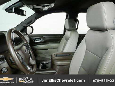 Certified 2022 Chevrolet Suburban Z71 w/ Off-Road Capability Package AWD/4WD image 5