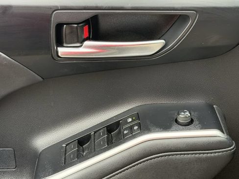 Used 2023 Toyota Highlander XSE FWD image 24