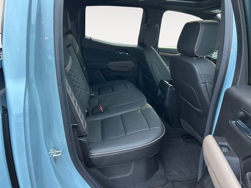 Used 2026 GMC Canyon Denali image 11