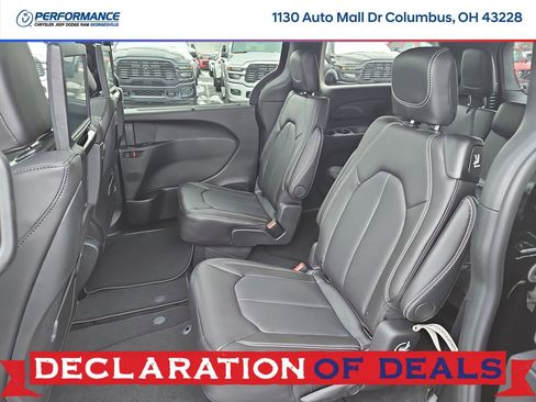 New 2026 Chrysler Pacifica Select image 14