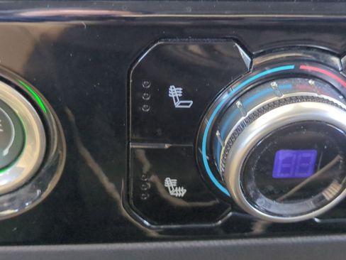 Used 2024 GMC Sierra 1500 SLT image 24