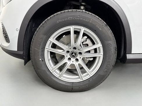 Used 2026 Mercedes-Benz GLC 300 4MATIC image 32