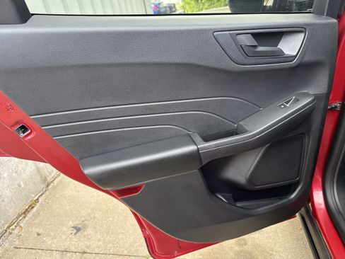 Used 2022 Ford Escape SE AWD/4WD image 9
