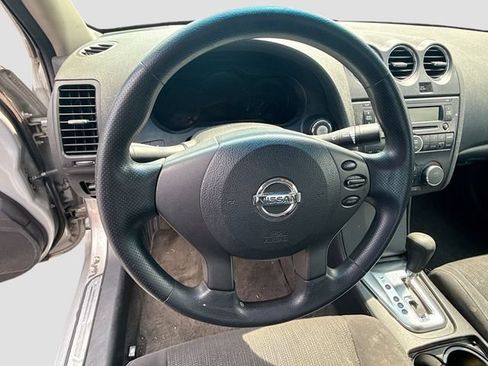 Used 2010 Nissan Altima 2.5 S FWD image 16