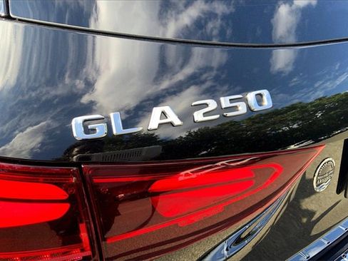 Used 2025 Mercedes-Benz GLA 250 4MATIC image 8