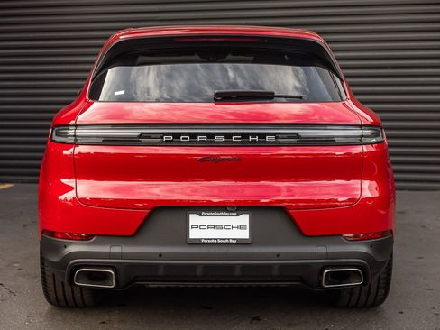 Certified 2025 Porsche Cayenne E-Hybrid image 8