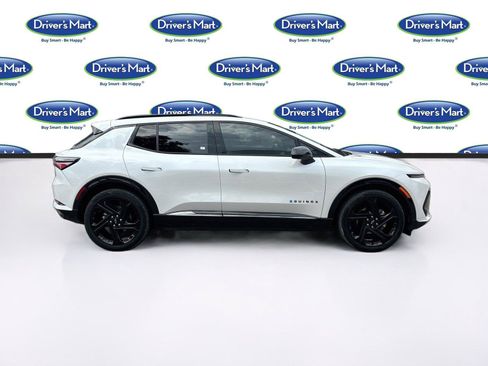 Used 2024 Chevrolet Equinox EV RS FWD image 8