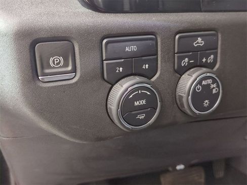 Used 2023 Chevrolet Silverado 1500 LT image 18