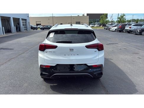 Used 2024 Buick Encore GX Sport Touring AWD/4WD image 5