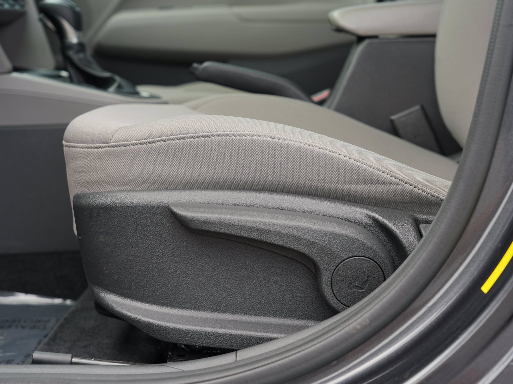 Used 2020 Hyundai Elantra SE FWD image 16
